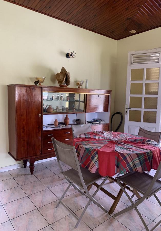 Hebergement Mouchas F4 - Dans Villa Les Polycias Sainte-Luce Exteriér fotografie