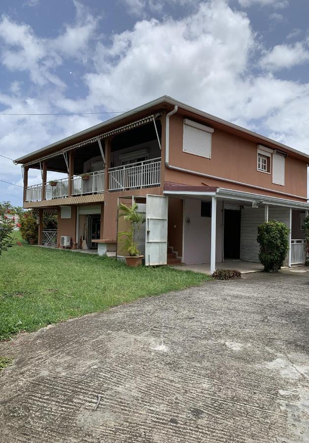 Hebergement Mouchas F4 - Dans Villa Les Polycias Sainte-Luce Exteriér fotografie